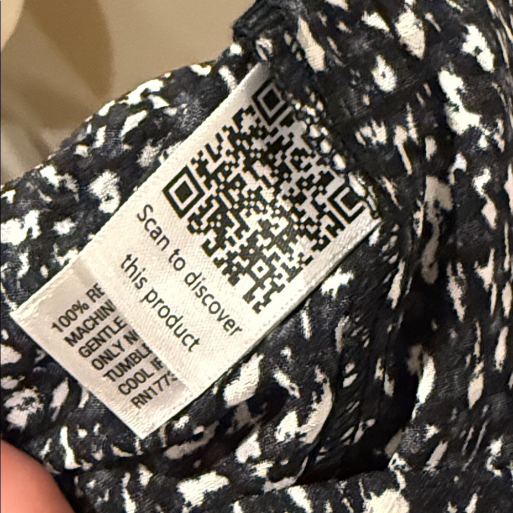 NWT Universal Thread Patterned Blouse - Picture 10 of 11